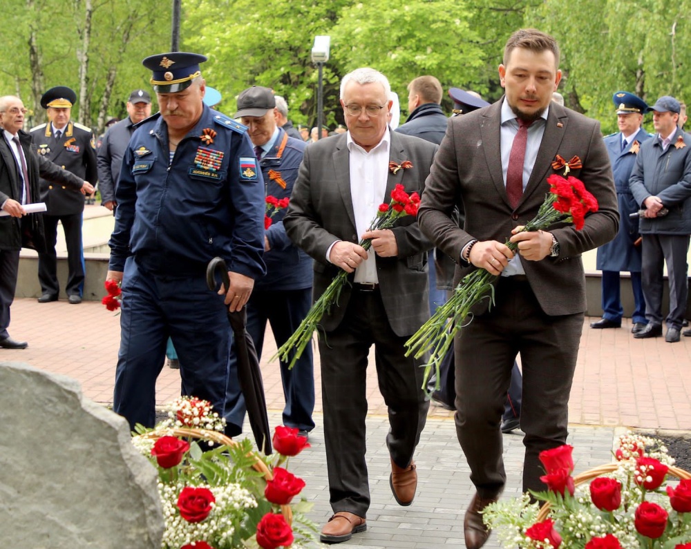 Александр Итальянцев принял участие в церемонии закладки камня мемориала «Часовые памяти»