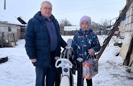 Александр Итальянцев принял участие в новогодней акции «Елка желаний»