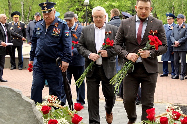 Александр Итальянцев принял участие в церемонии закладки камня мемориала «Часовые памяти»