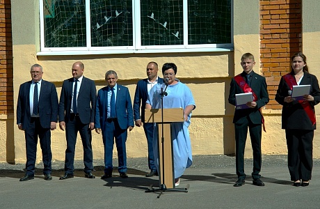 В школах Иссинского района прозвенел последний звонок